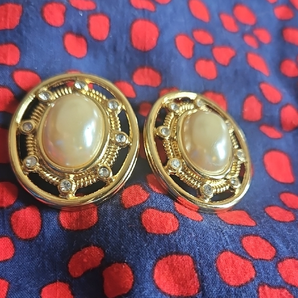 LARGE Elegant Gold and Pearl Clip On Earrings